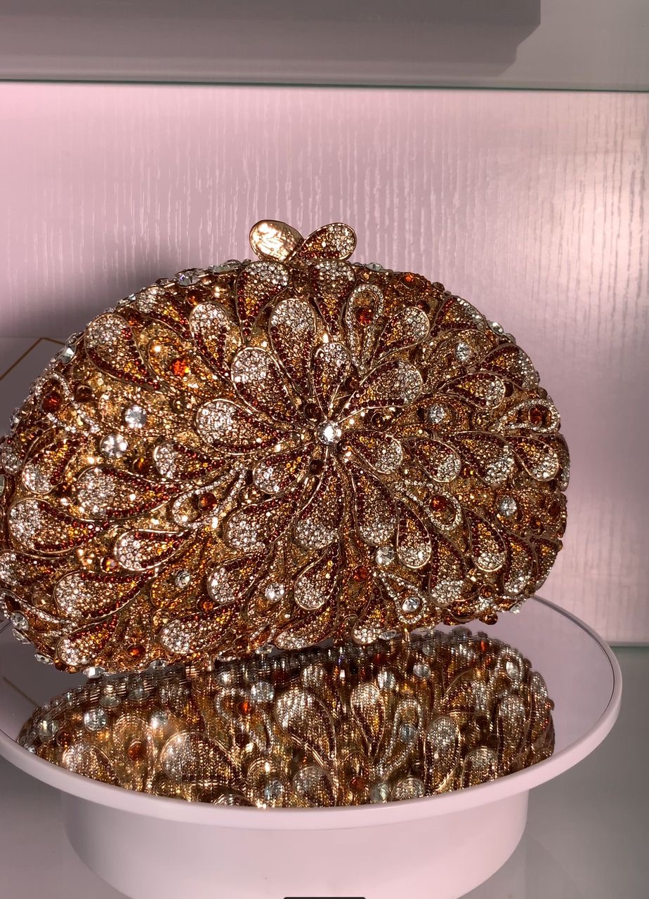 Velisse Clutch Purse